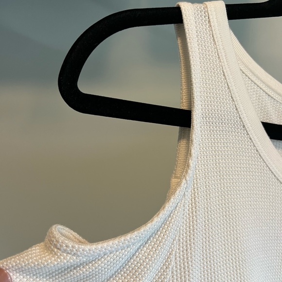 Splendid Thermal Cold Shoulder Top - Picture 3 of 4